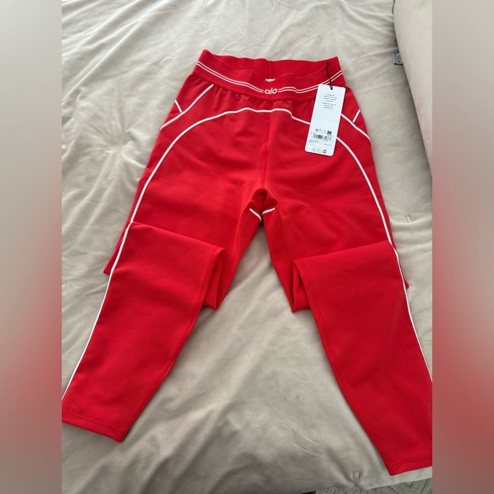 Alo Yoga Airbrush High-Waist Heart Throb Legging – Bright Red/White